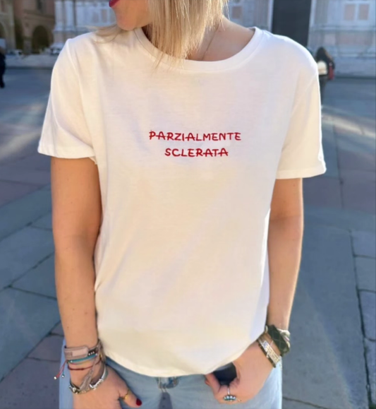 T-SHIRT "PARZIALMENTE SCLERATA"